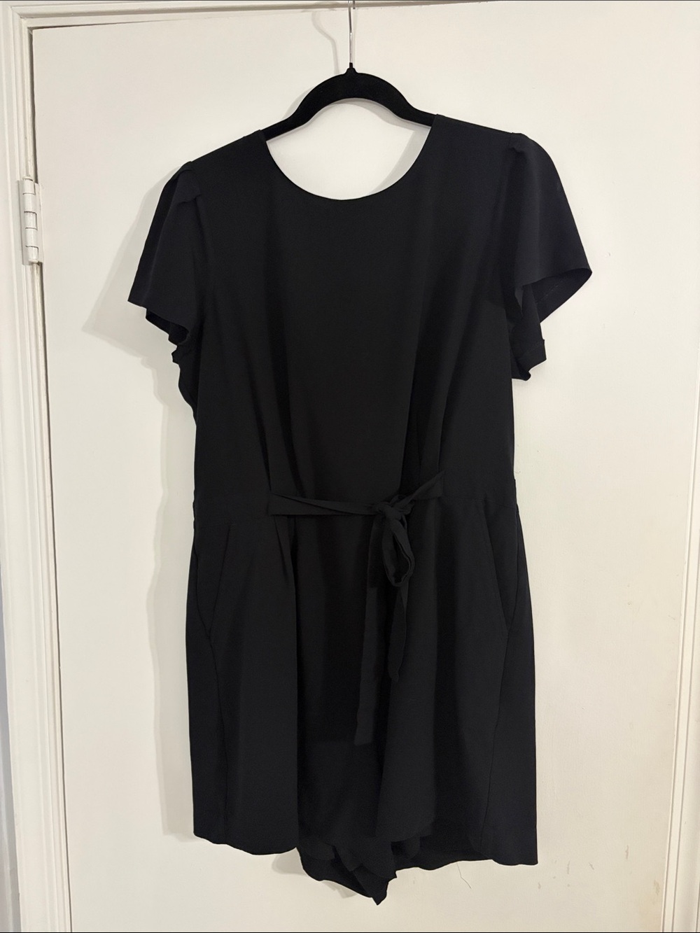 Black Short Sleeve Tie-Waist Dress